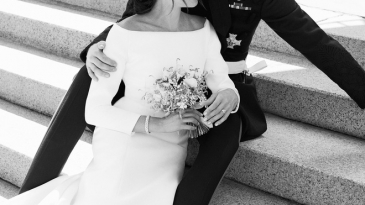 HOÀNG GIA ANH CHÍNH THỨC CÔNG BỐ ẢNH CƯỚI CỦA HOÀNG TỪ HARRY VÀ CÔNG NƯƠNG MEGHAN