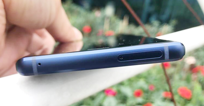 Cạnh trên note 9
