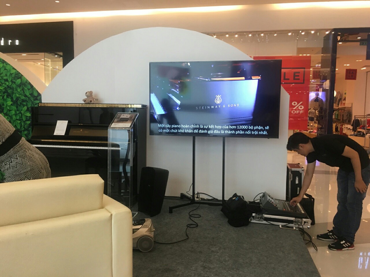 TIVI 75 INCHES 02
