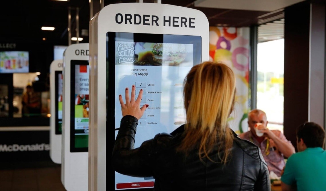 cho thuê màn hình Kiosk quảng cáo