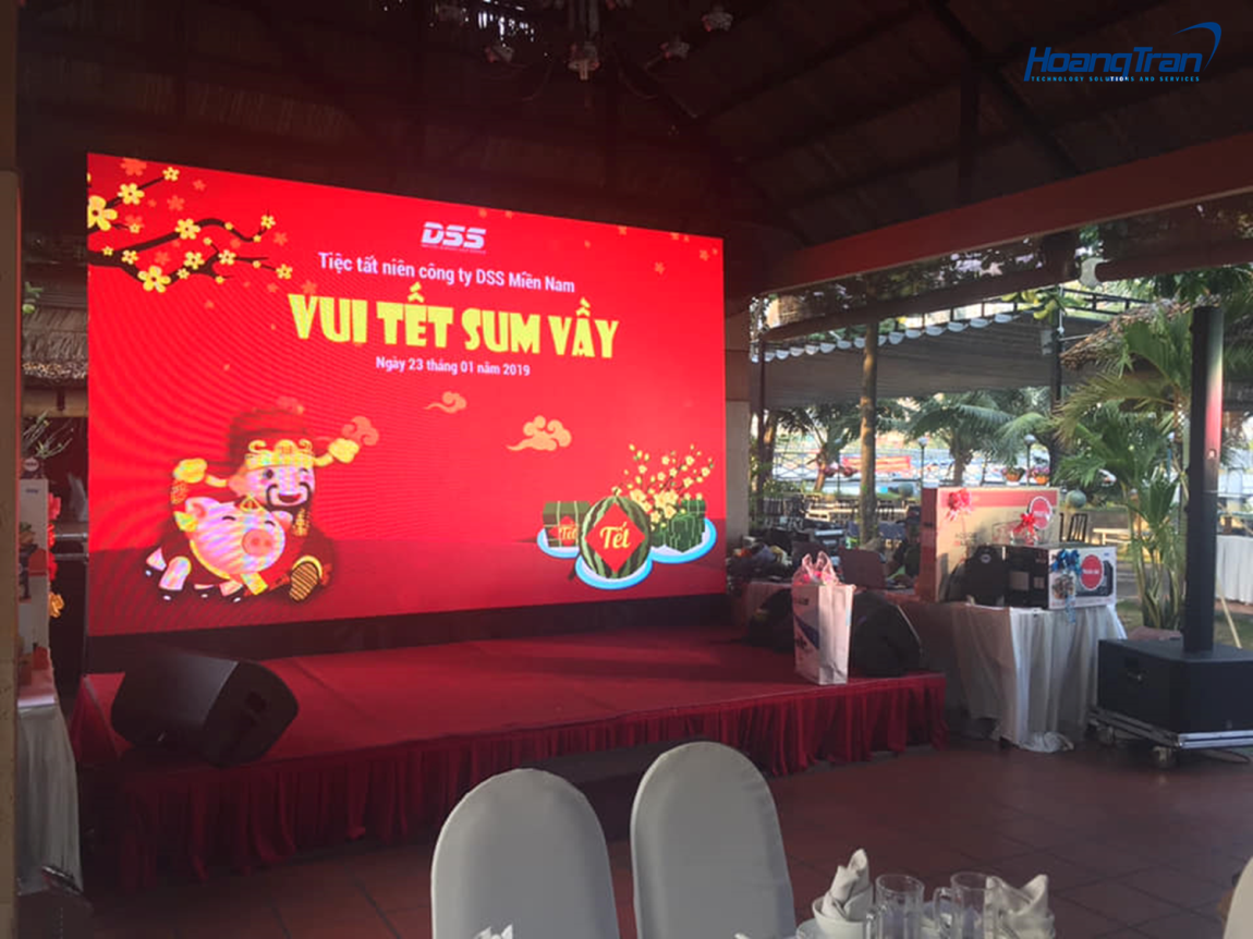 Tiec tat nien cuoi nam DSS cung Hoang Tran